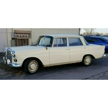 Mercedes - Benz   Sedan/Limuzyna 1963,  2.0 diesel, automat - Na sprzedaż za 41 451 zł - Katowice - zdjęcie 3