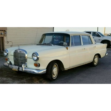 Mercedes - Benz   Sedan/Limuzyna 1963,  2.0 diesel, automat - Na sprzedaż za 41 451 zł - Katowice - zdjęcie 2
