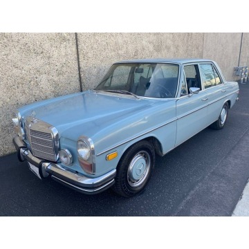 Mercedes W114 - 250