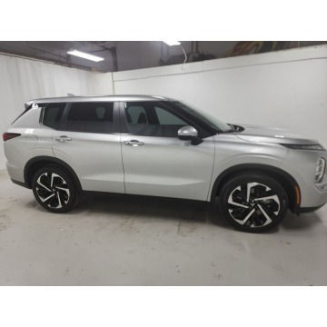 Mitsubishi Outlander  SUV 2022,  2.5 benzyna, automat - Na sprzedaż za 85 130 zł - Katowice - zdjęcie 5