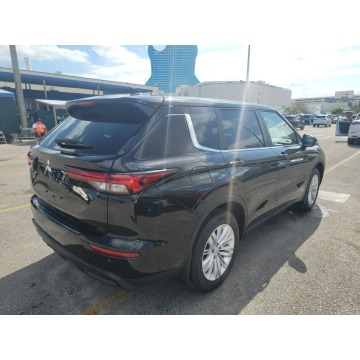 Mitsubishi Outlander  SUV 2023,  2.5 benzyna, automat - Na sprzedaż za 115 130 zł - Katowice - zdjęcie 4