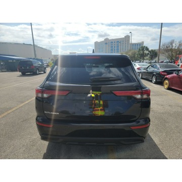Mitsubishi Outlander  SUV 2023,  2.5 benzyna, automat - Na sprzedaż za 115 130 zł - Katowice - zdjęcie 5