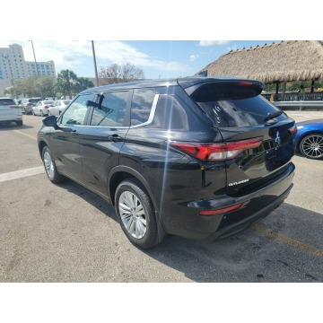Mitsubishi Outlander  SUV 2023,  2.5 benzyna, automat - Na sprzedaż za 115 130 zł - Katowice - zdjęcie 6