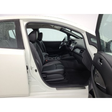 Nissan Leaf  Hatchback 2021 elektryczny, automat - Na sprzedaż za 170 109 zł - Katowice - zdjęcie 8