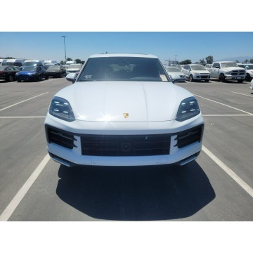 Porsche Cayenne  SUV 2023,  3.0 benzyna, automat - Na sprzedaż za 381 300 zł - Katowice - zdjęcie 2