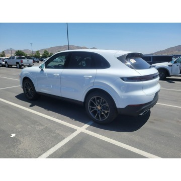 Porsche Cayenne  SUV 2023,  3.0 benzyna, automat - Na sprzedaż za 381 300 zł - Katowice - zdjęcie 6