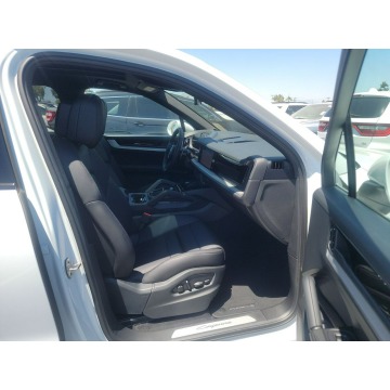 Porsche Cayenne  SUV 2023,  3.0 benzyna, automat - Na sprzedaż za 381 300 zł - Katowice - zdjęcie 8