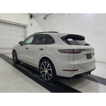 Porsche Cayenne  SUV 2020,  4.0 hybryda, automat - Na sprzedaż za 506 760 zł - Katowice - zdjęcie 6