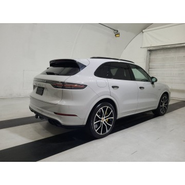 Porsche Cayenne  SUV 2020,  4.0 hybryda, automat - Na sprzedaż za 506 760 zł - Katowice - zdjęcie 4