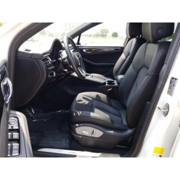 Porsche Macan  SUV 2020,  3.0 benzyna, automat - Na sprzedaż za 312 420 zł - Katowice - zdjęcie 7