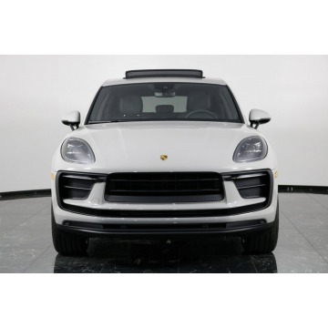 Porsche Macan  SUV 2022,  2.0 benzyna - Na sprzedaż za 249 690 zł - Katowice - zdjęcie 2
