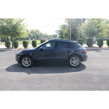 Porsche Macan  SUV 2018,  2.0 benzyna, automat - Na sprzedaż za 214 020 zł - Katowice - zdjęcie 4
