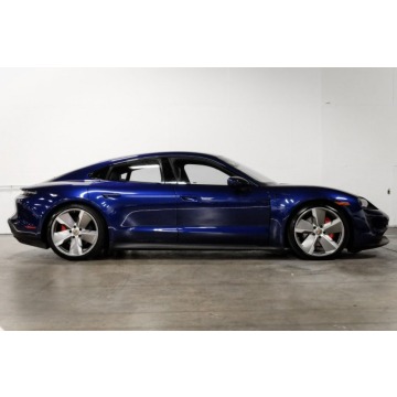 Porsche Taycan  Sedan/Limuzyna 2021 elektryczny, automat - Na sprzedaż za 362 850 zł - Katowice - zdjęcie 3
