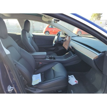 Tesla Model 3  Sedan/Limuzyna 2018 elektryczny, automat - Na sprzedaż za 184 377 zł - Katowice - zdjęcie 6