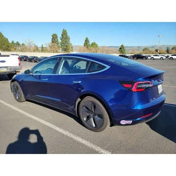 Tesla Model 3  Sedan/Limuzyna 2018 elektryczny, automat - Na sprzedaż za 184 377 zł - Katowice - zdjęcie 4