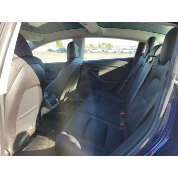 Tesla Model 3  Sedan/Limuzyna 2018 elektryczny, automat - Na sprzedaż za 184 377 zł - Katowice - zdjęcie 8