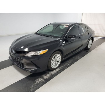 Toyota Camry - Hybrid XLE