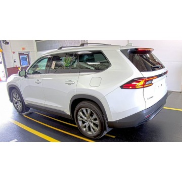 Toyota Highlander  SUV 2023,  2.4 benzyna, automat - Na sprzedaż za 173 430 zł - Katowice - zdjęcie 4