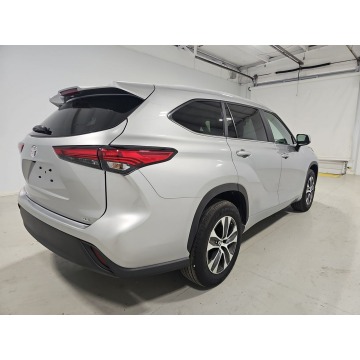 Toyota Highlander  SUV 2023,  2.4 benzyna, automat - Na sprzedaż za 161 130 zł - Katowice - zdjęcie 4