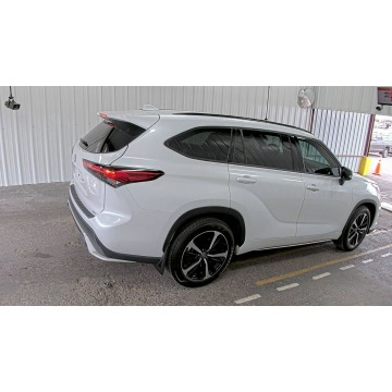 Toyota Highlander  SUV 2021,  4.0 benzyna, automat - Na sprzedaż za 119 000 zł - Katowice - zdjęcie 3