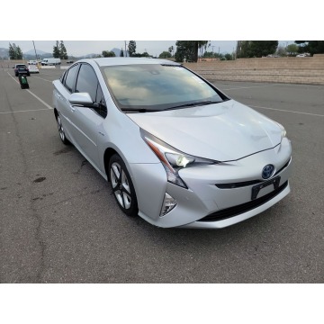 Toyota Prius  Hatchback 2018,  1.8 hybryda, automat - Na sprzedaż za 114 000 zł - Katowice - zdjęcie 3