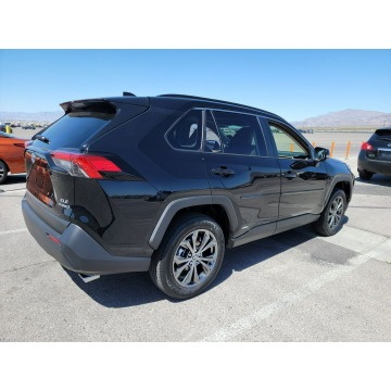 Toyota   SUV 2023,  2.5 hybryda, automat - Na sprzedaż za 154 700 zł - Katowice - zdjęcie 4