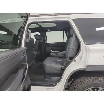 Toyota Sequoia  SUV 2023,  3.4 benzyna, automat - Na sprzedaż za 375 150 zł - Katowice - zdjęcie 6
