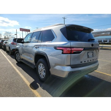 Toyota Sequoia  SUV 2023,  3.4 hybryda, automat - Na sprzedaż za 231 000 zł - Katowice - zdjęcie 6