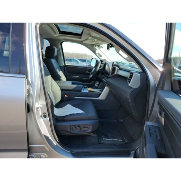 Toyota Sequoia  SUV 2023,  3.4 hybryda, automat - Na sprzedaż za 231 000 zł - Katowice - zdjęcie 8