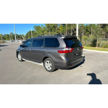 Toyota Sienna  Minivan/Van 2017,  3.5 benzyna, automat - Na sprzedaż za 65 000 zł - Katowice - zdjęcie 4