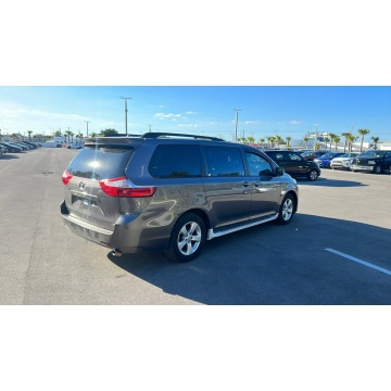 Toyota Sienna  Minivan/Van 2017,  3.5 benzyna, automat - Na sprzedaż za 65 000 zł - Katowice - zdjęcie 3