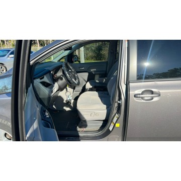 Toyota Sienna  Minivan/Van 2017,  3.5 benzyna, automat - Na sprzedaż za 65 000 zł - Katowice - zdjęcie 5