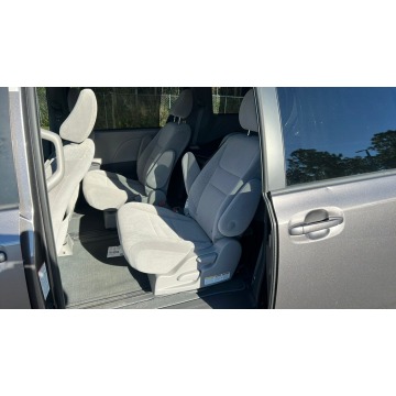 Toyota Sienna  Minivan/Van 2017,  3.5 benzyna, automat - Na sprzedaż za 65 000 zł - Katowice - zdjęcie 7