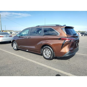Toyota Sienna  Minivan/Van 2021,  2.5 hybryda, automat - Na sprzedaż za 201 720 zł - Katowice - zdjęcie 6