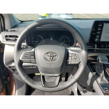Toyota Sienna  Minivan/Van 2021,  2.5 hybryda, automat - Na sprzedaż za 201 720 zł - Katowice - zdjęcie 8