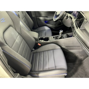 Volkswagen Golf  Hatchback 2022,  2.0 benzyna - Na sprzedaż za 228 360 zł - Katowice - zdjęcie 4