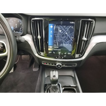 Volvo S60  Sedan/Limuzyna 2020,  2.0 benzyna, automat - Na sprzedaż za 122 877 zł - Katowice - zdjęcie 8