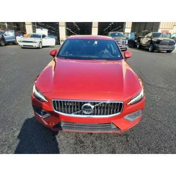 Volvo S60  Sedan/Limuzyna 2019,  2.0 benzyna, automat - Na sprzedaż za 180 000 zł - Katowice - zdjęcie 2