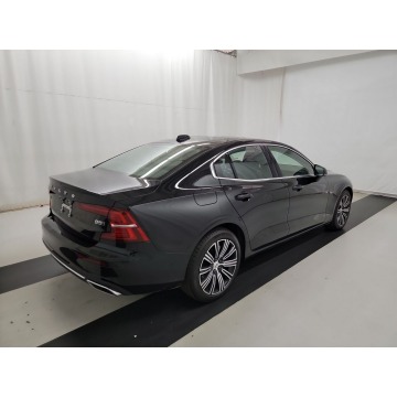 Volvo S60  Sedan/Limuzyna 2022,  2.0 benzyna, automat - Na sprzedaż za 161 550 zł - Katowice - zdjęcie 4