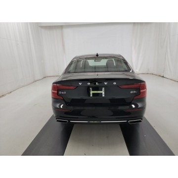 Volvo S60  Sedan/Limuzyna 2022,  2.0 benzyna, automat - Na sprzedaż za 161 550 zł - Katowice - zdjęcie 5