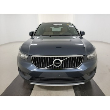 Volvo   SUV 2020,  2.0 benzyna, automat - Na sprzedaż za 154 365 zł - Katowice - zdjęcie 2