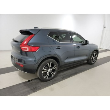 Volvo   SUV 2020,  2.0 benzyna, automat - Na sprzedaż za 154 365 zł - Katowice - zdjęcie 4