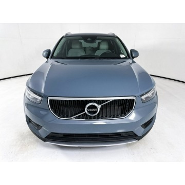 Volvo   SUV 2020,  2.0 benzyna, automat - Na sprzedaż za 122 385 zł - Katowice - zdjęcie 2
