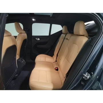 Volvo   SUV 2020,  2.0 benzyna, automat - Na sprzedaż za 154 365 zł - Katowice - zdjęcie 8