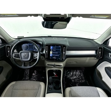 Volvo   SUV 2020,  2.0 benzyna, automat - Na sprzedaż za 122 385 zł - Katowice - zdjęcie 8