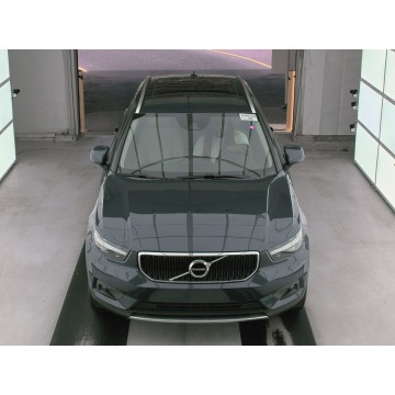 Volvo   SUV 2022,  2.0 benzyna, automat - Na sprzedaż za 166 665 zł - Katowice - zdjęcie 2