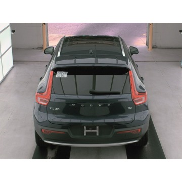 Volvo   SUV 2022,  2.0 benzyna, automat - Na sprzedaż za 166 665 zł - Katowice - zdjęcie 6