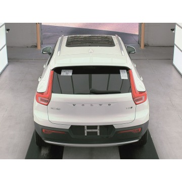Volvo   SUV 2021,  2.0 benzyna, automat - Na sprzedaż za 133 455 zł - Katowice - zdjęcie 7