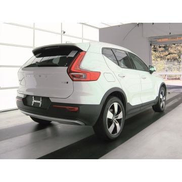 Volvo   SUV 2021,  2.0 benzyna, automat - Na sprzedaż za 133 455 zł - Katowice - zdjęcie 8