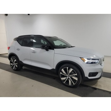 Volvo   SUV 2021,  2.0 benzyna, automat - Na sprzedaż za 224 550 zł - Katowice - zdjęcie 3
